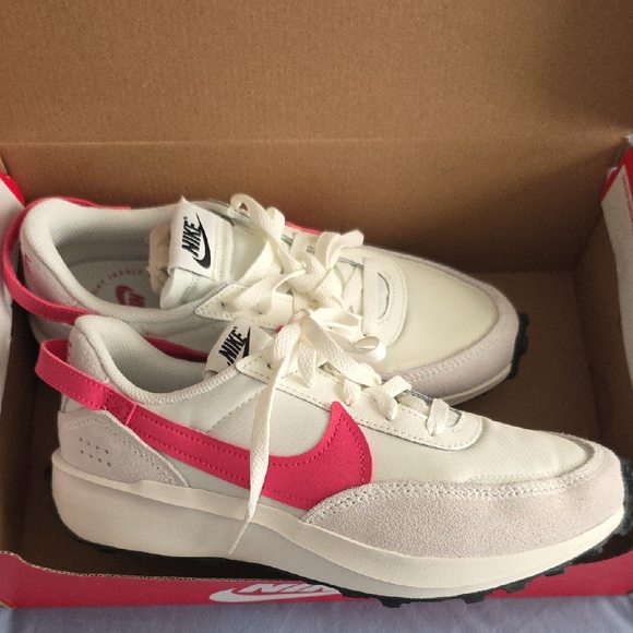Nike Women's Sneakers in Cream and Pink - Picture 1 of 3
